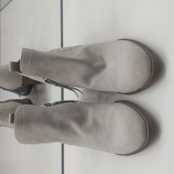 SAM EDELMAN MATHIA IVORY SUEDE BOOTIES SIZE 8 - Picture 3 of 10